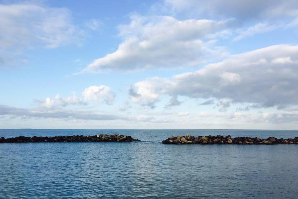 Appartamento bilocale sul mare Marina Di Pisa Esterno foto